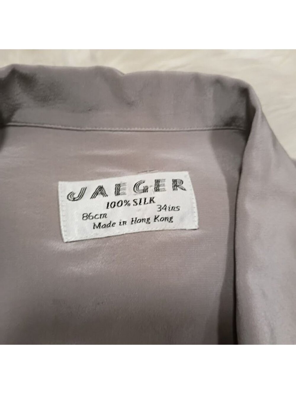 Jaeger Silk Button-Up Blouse Gray M Cropped  Vintage Pre-Owned - Picture 5 of 14